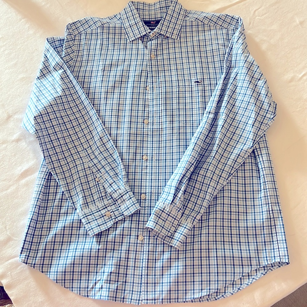 Vineyard Vines classic fit, size Medium